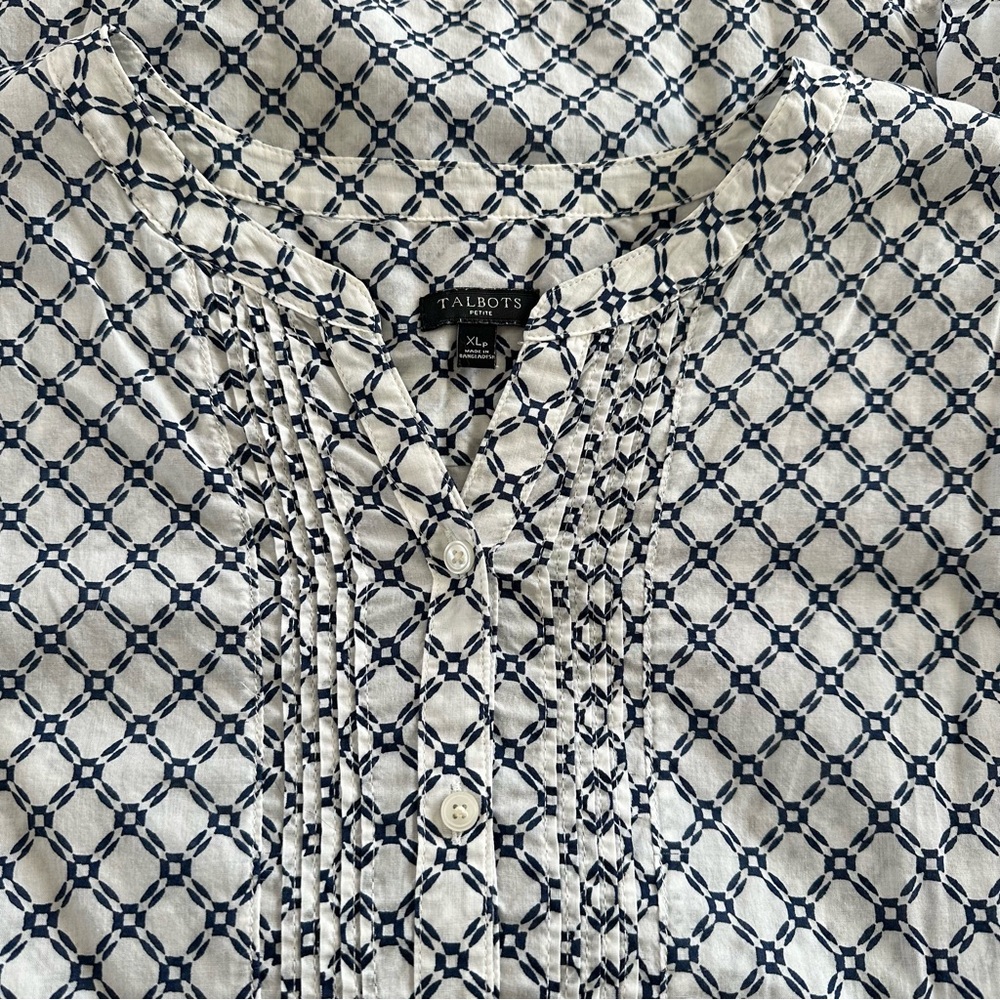 Talbots Navy White Geometric Print Pintuck Blouse